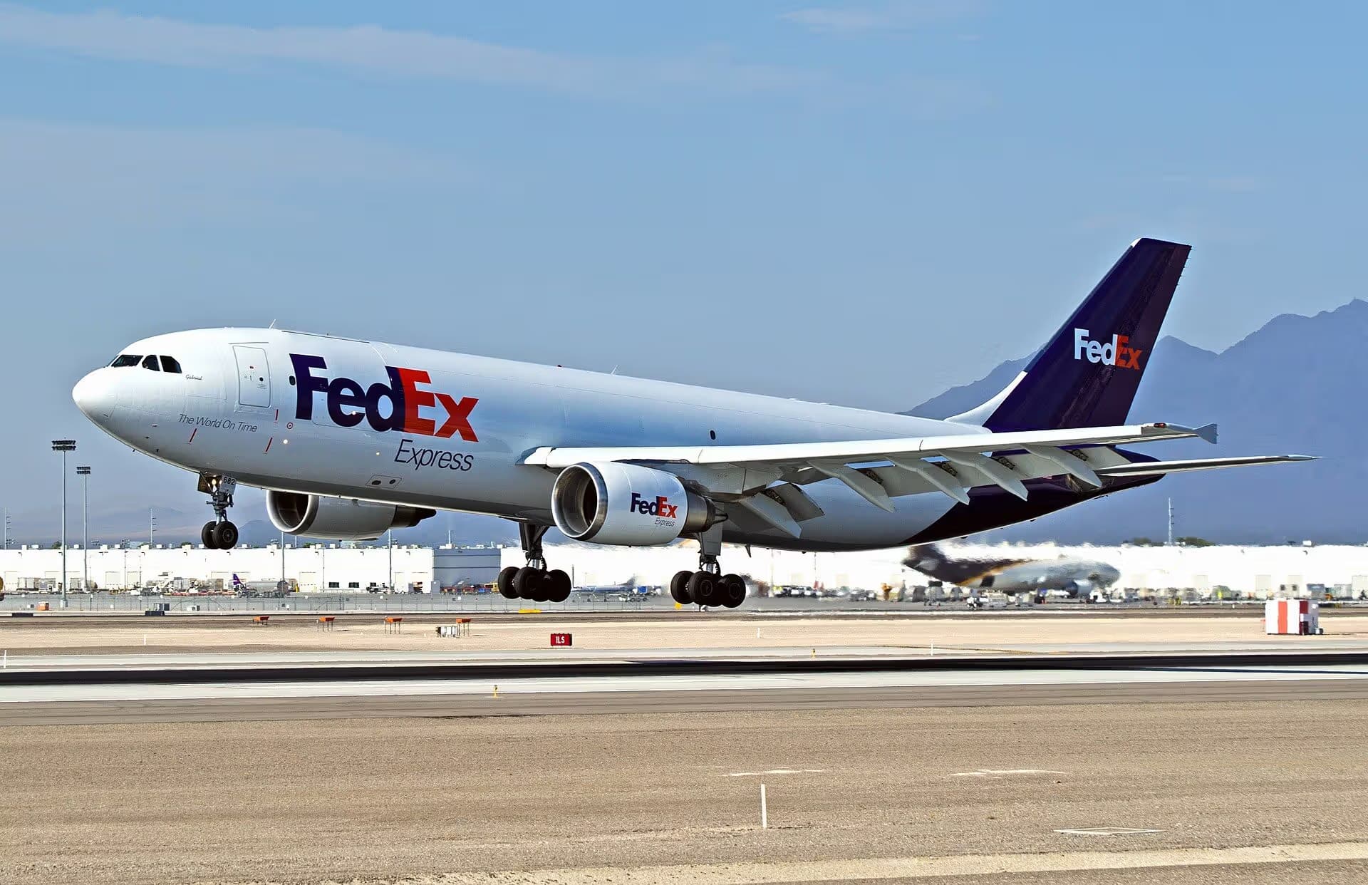 N682FE — Airbus