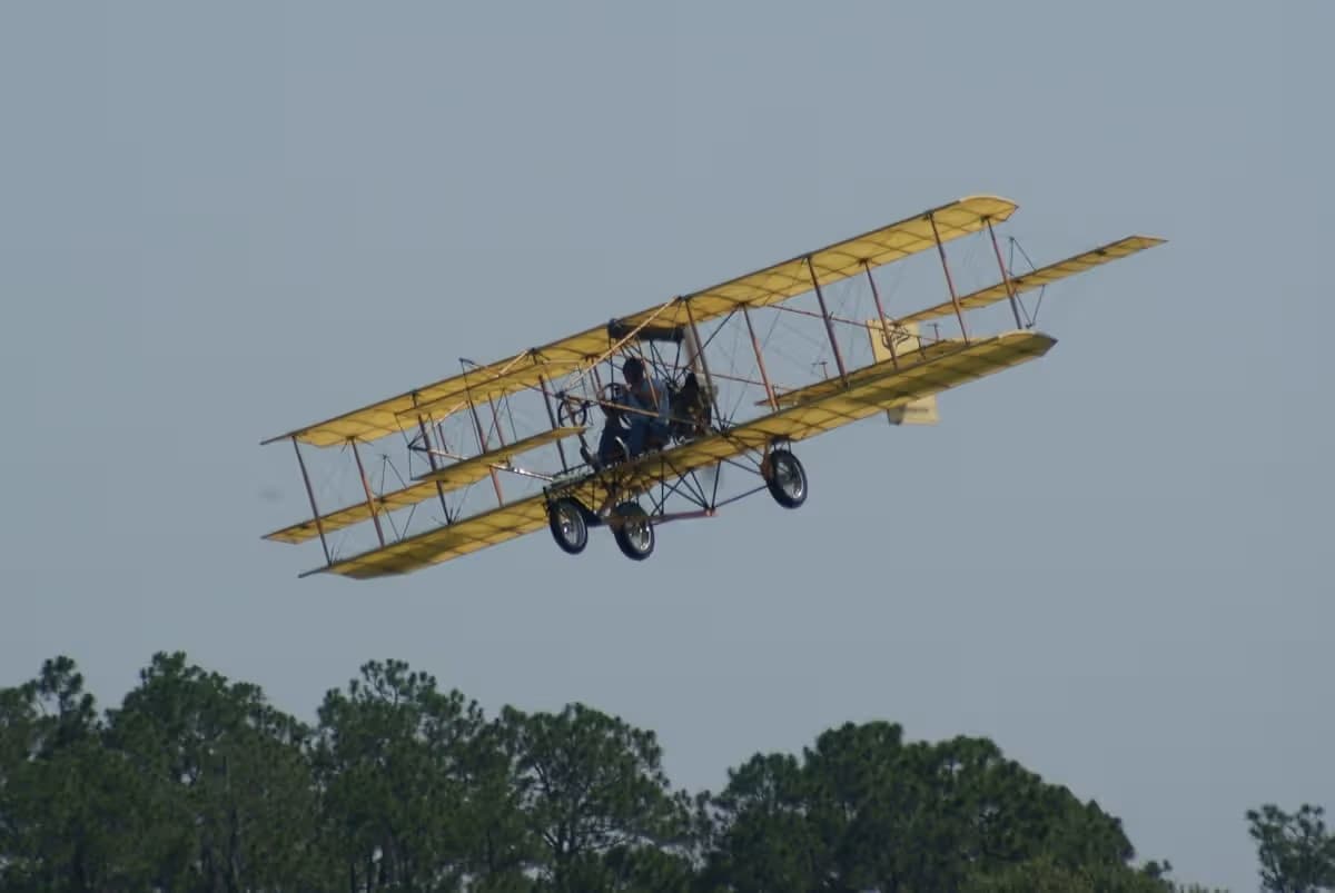 Unidentified — Aircraft