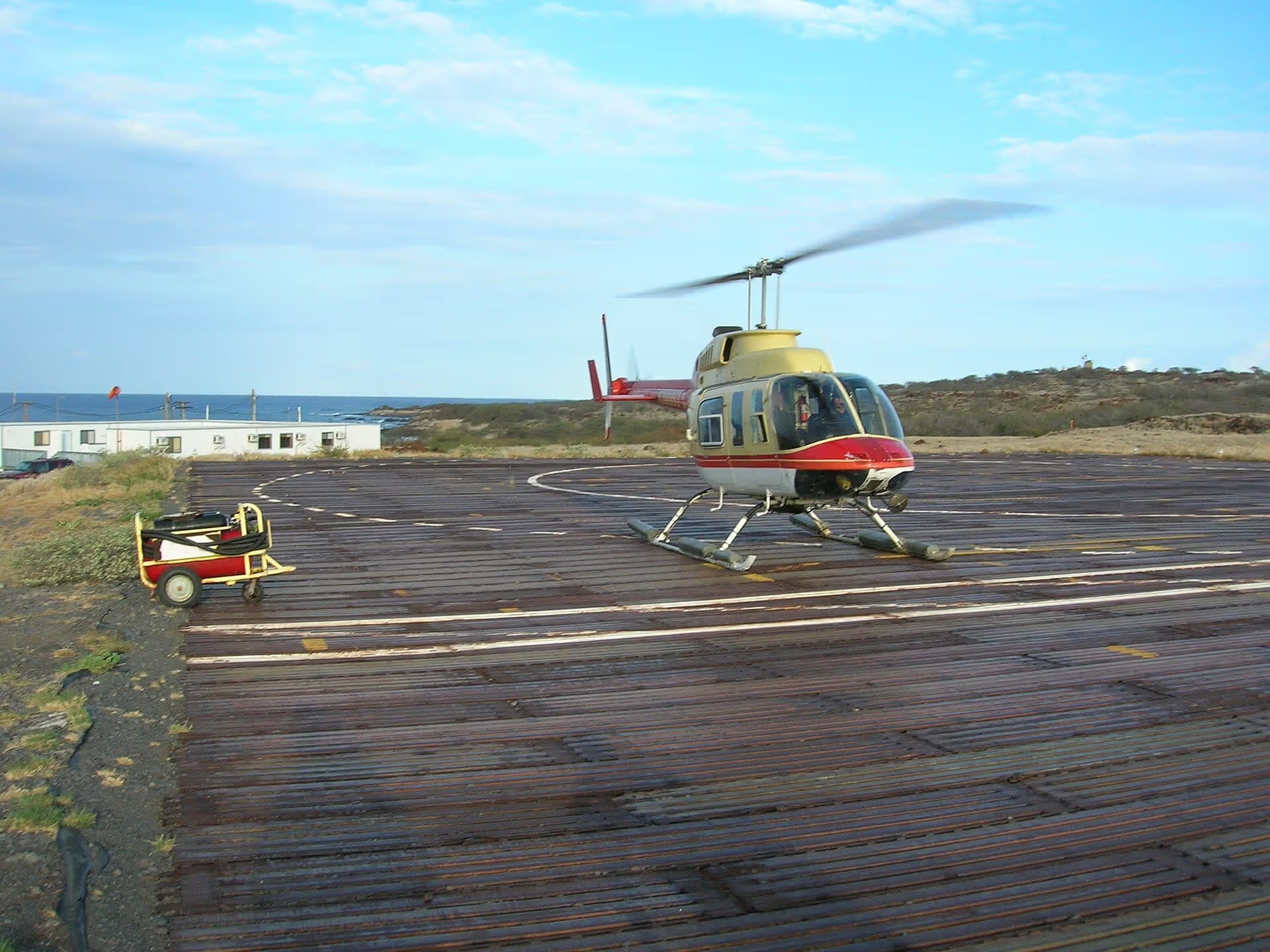 N38993 — Helicopter