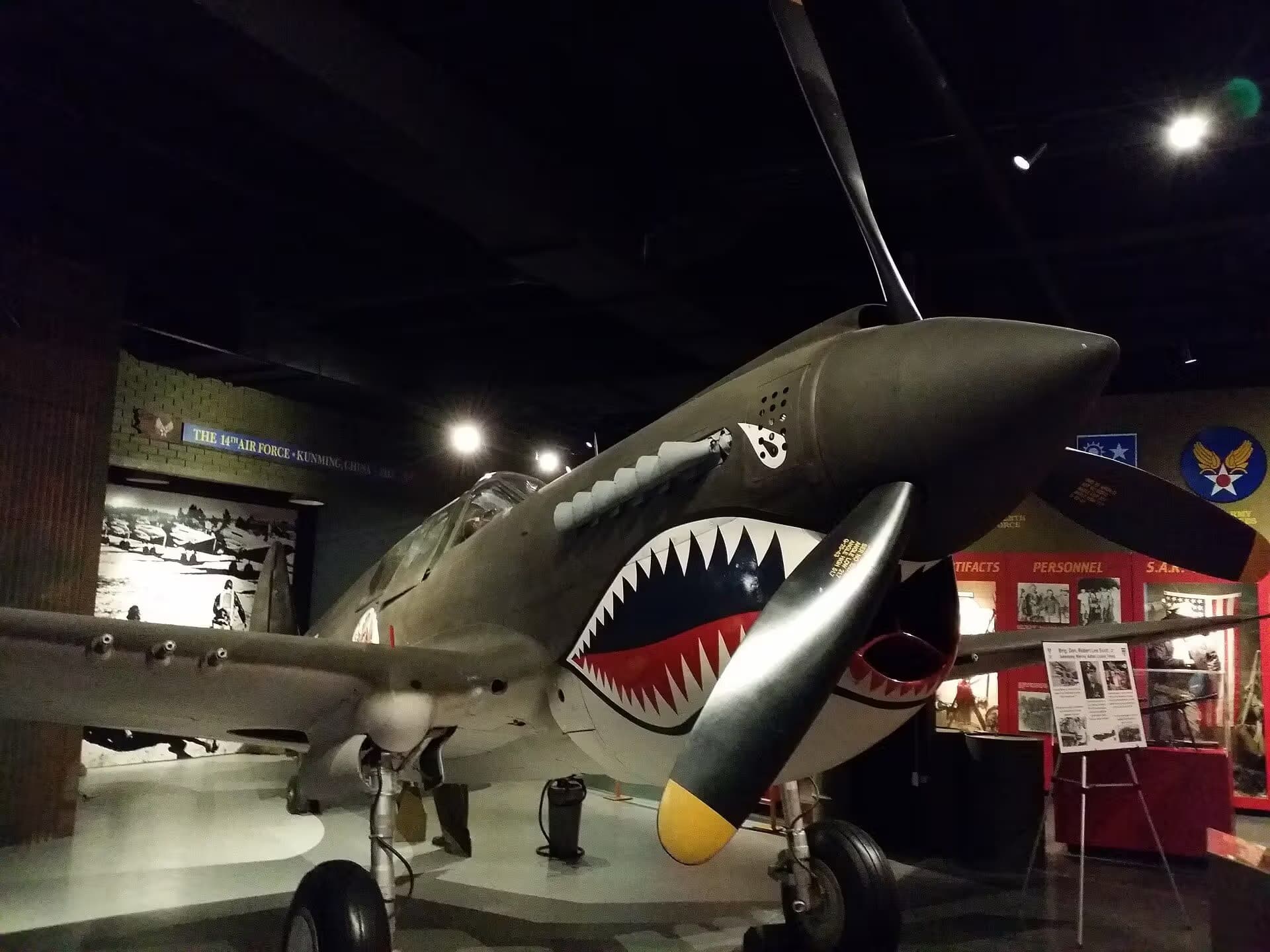 Unidentified — Single-engine aircraft