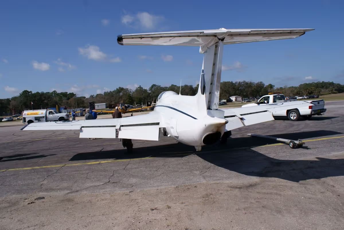 Unidentified — Business jet