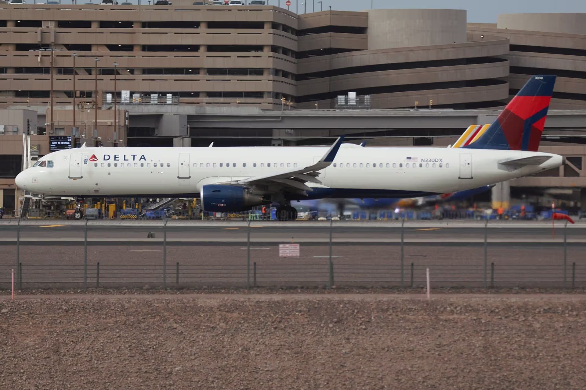 N330DX — Twin-engine aircraft