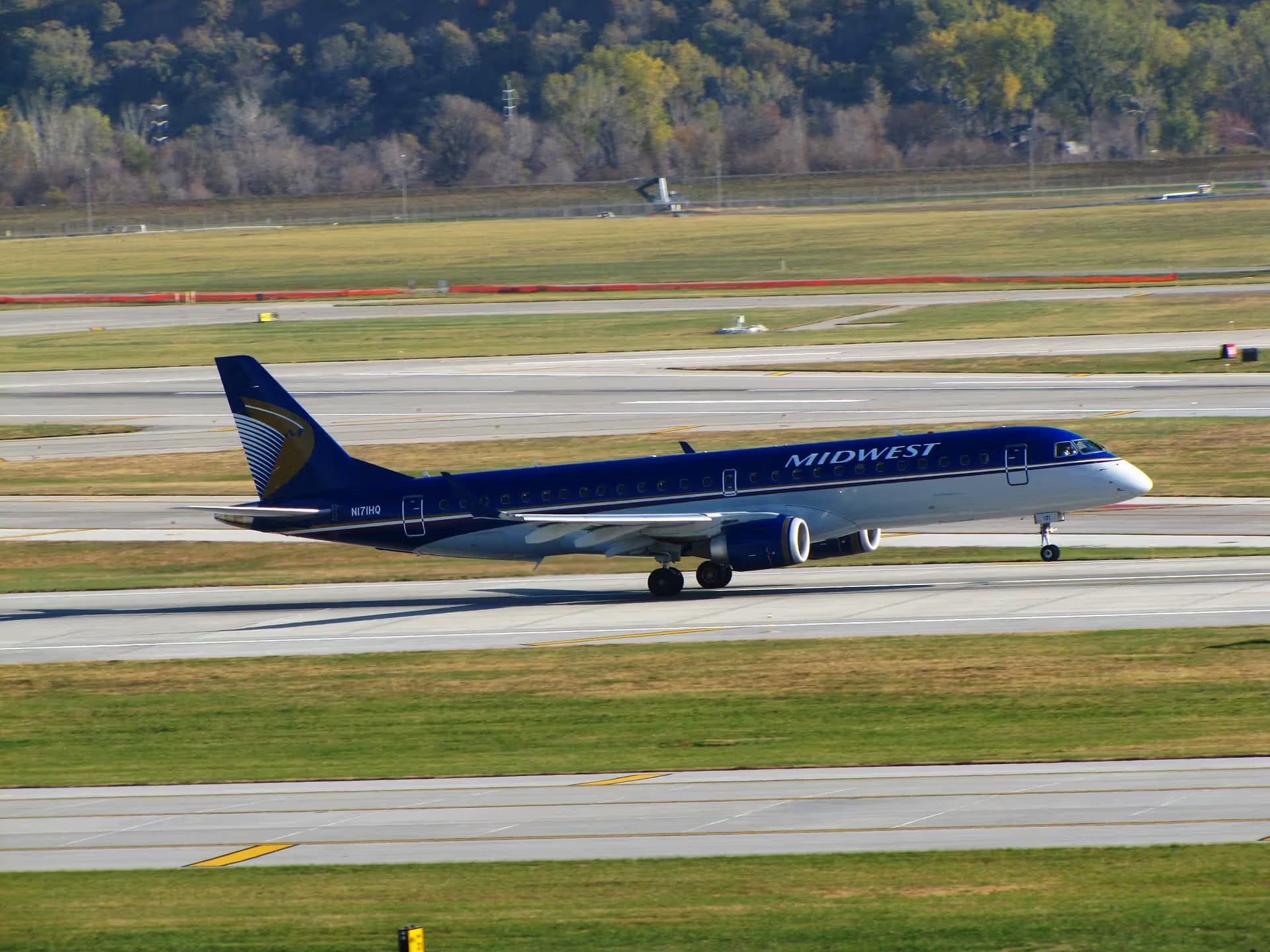 N171HQ — Embraer