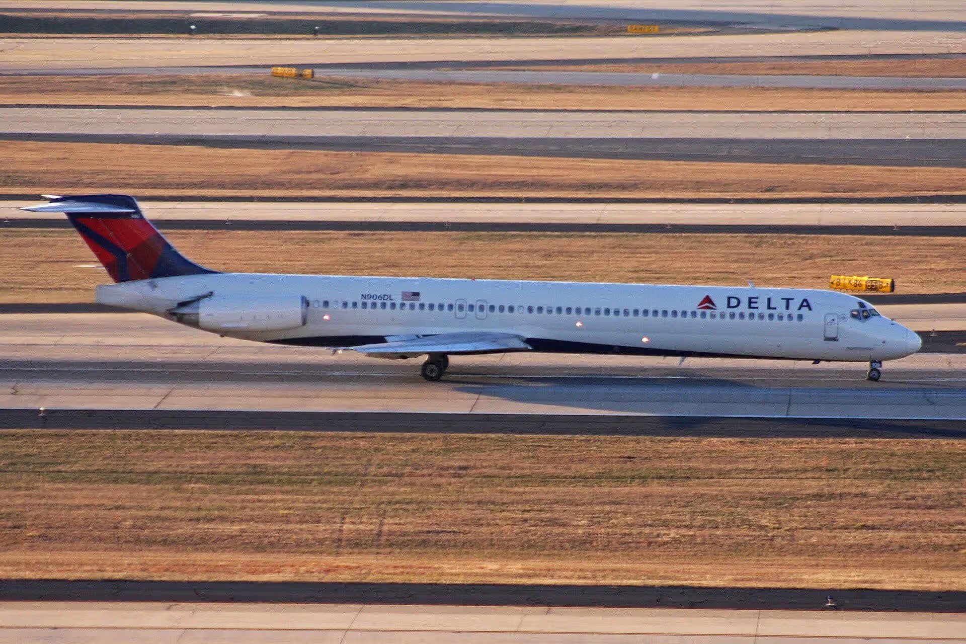 N906DL — Douglas