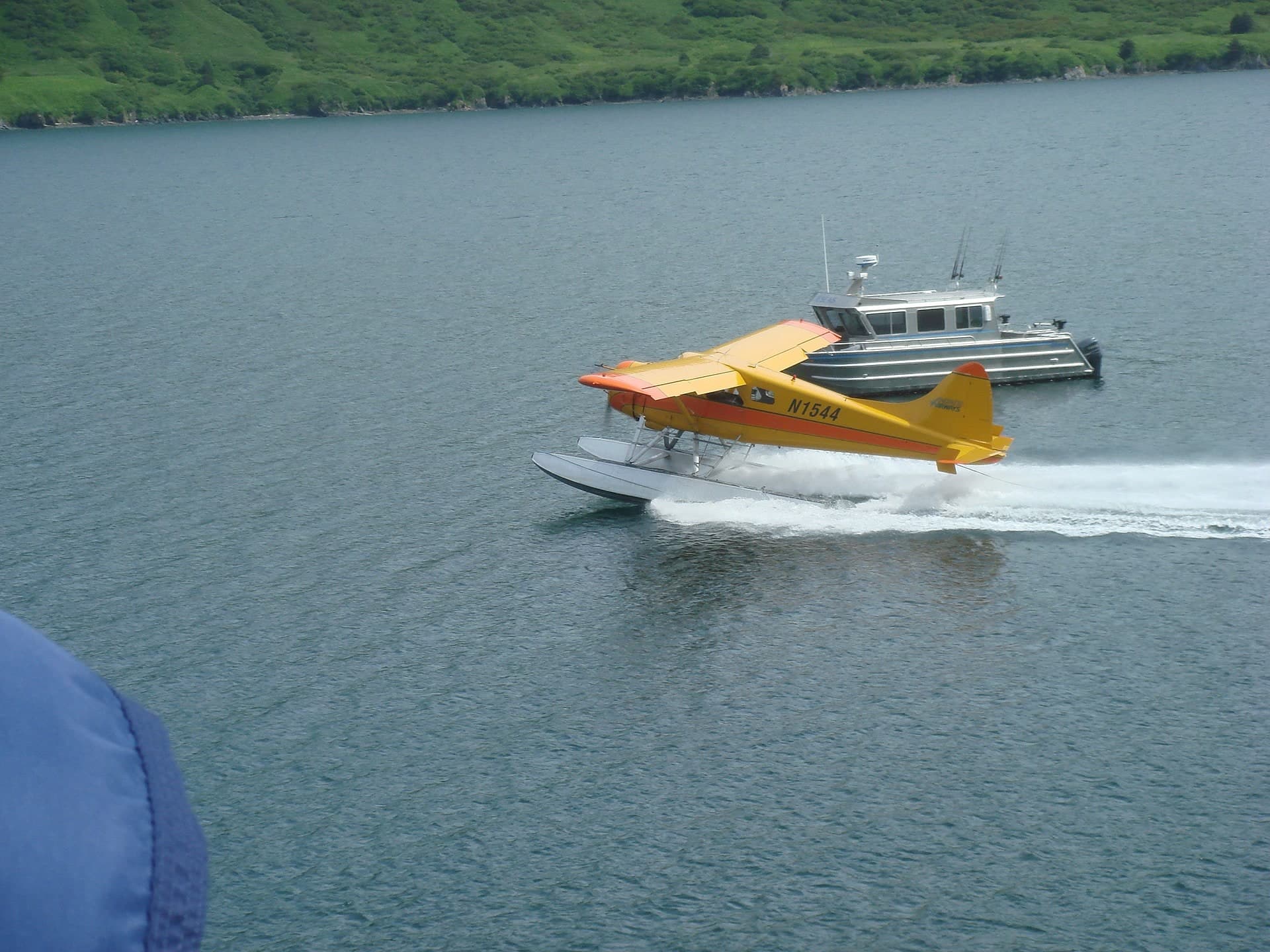 N1544 — Floatplane