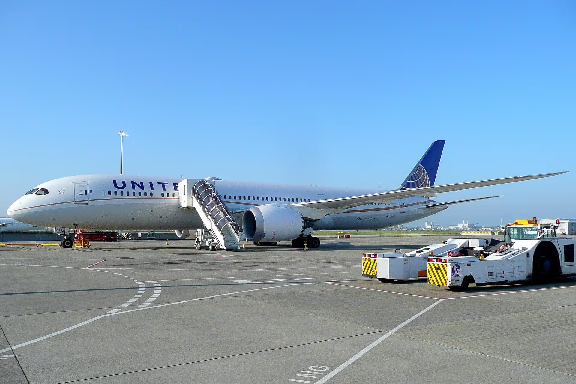 N36962 — Boeing