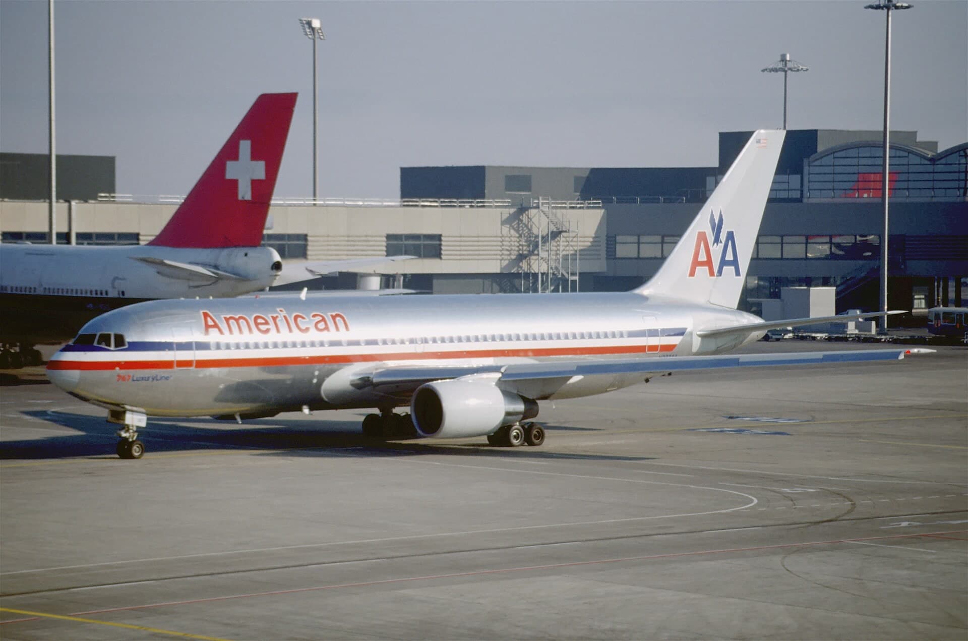 N327AA — Boeing