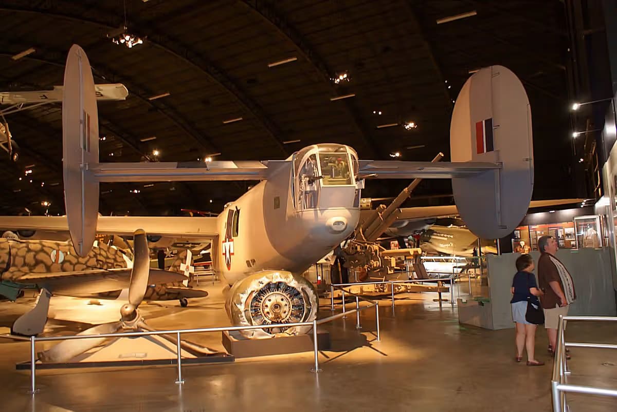 Unidentified — Twin-engine aircraft