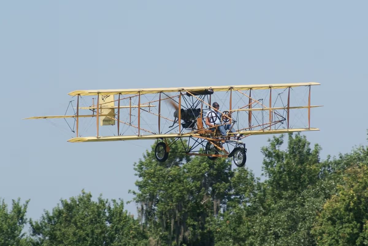 Unidentified — Aircraft
