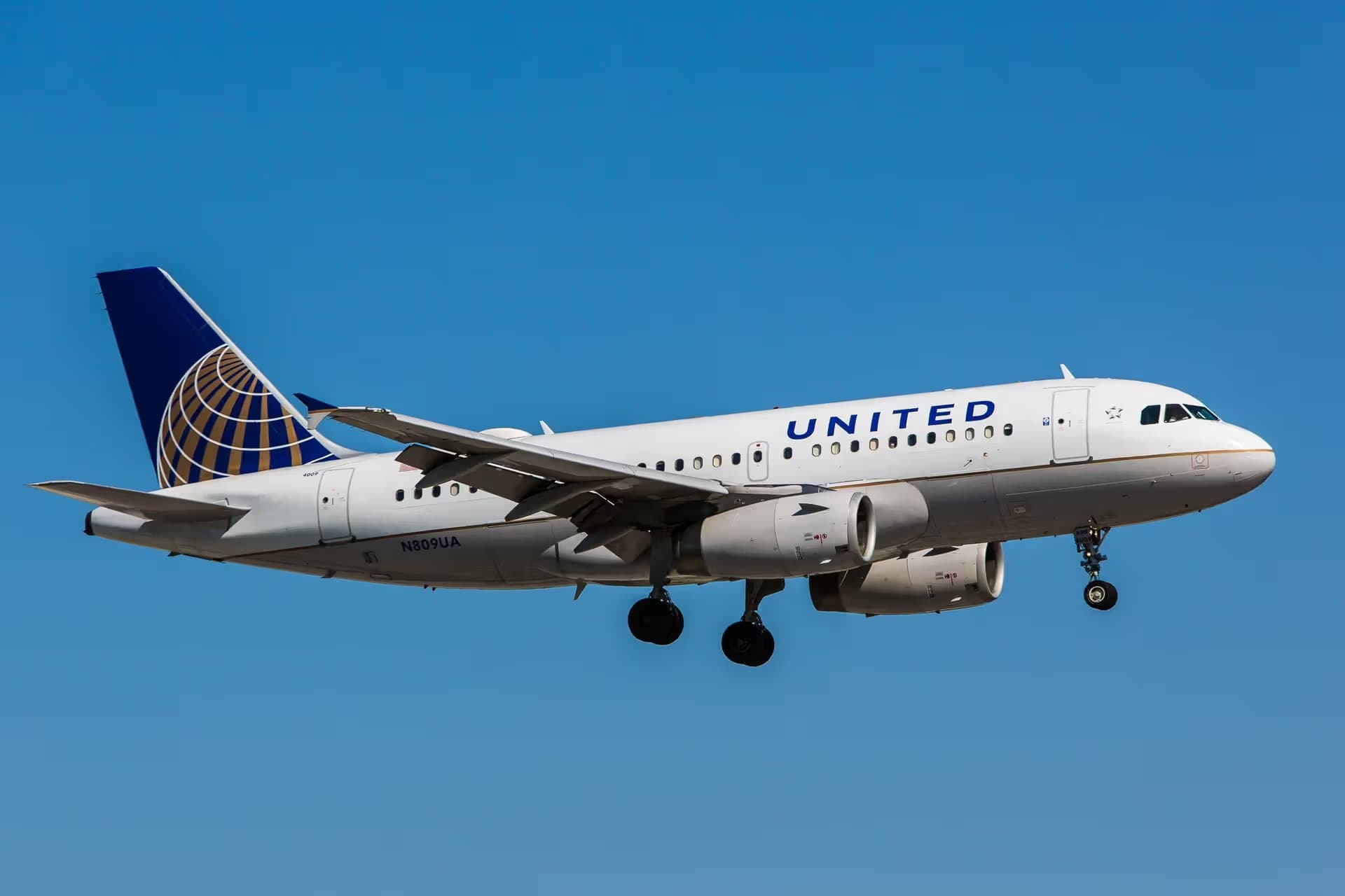 N809UA — Airbus