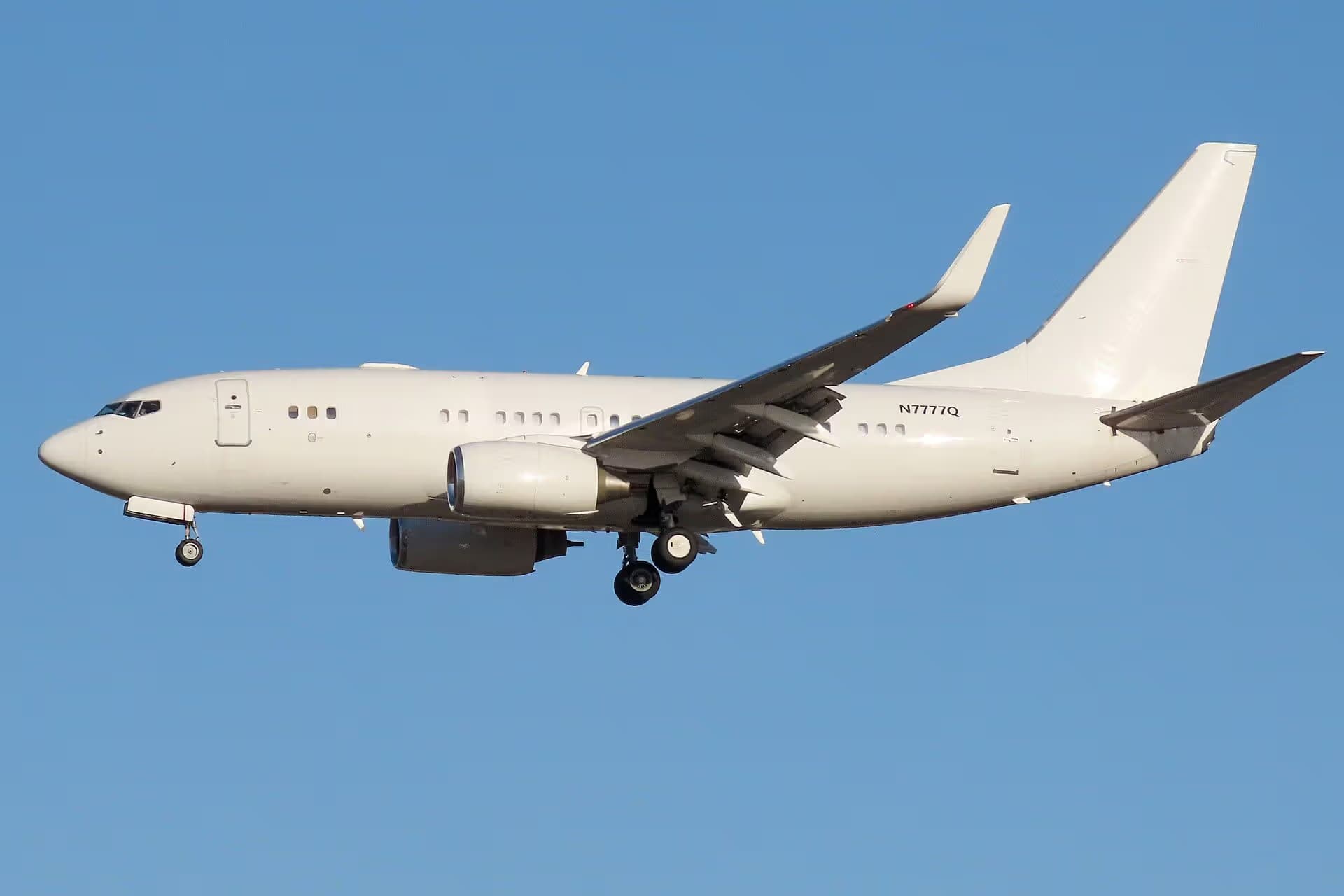 N7777Q — Twin-engine aircraft