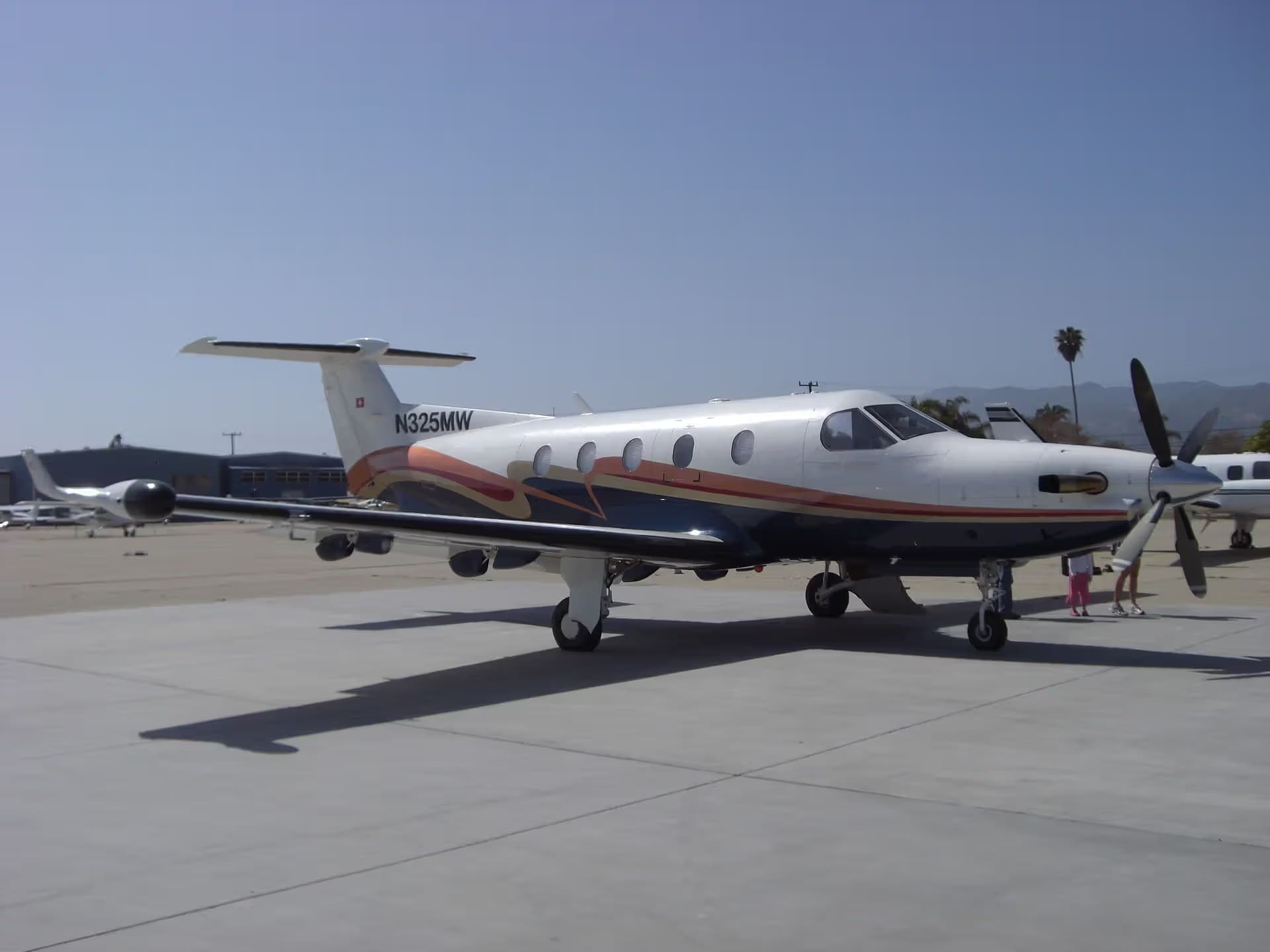 N325MW — Pilatus