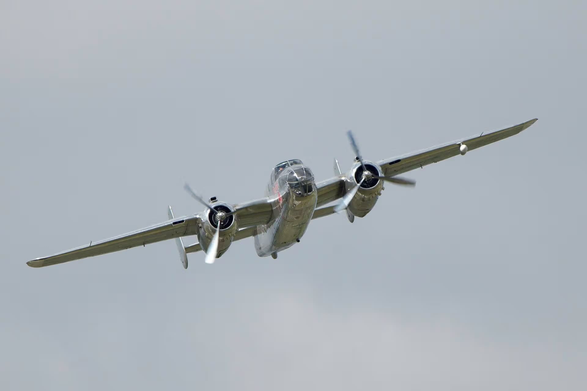 Unidentified — Twin-engine aircraft