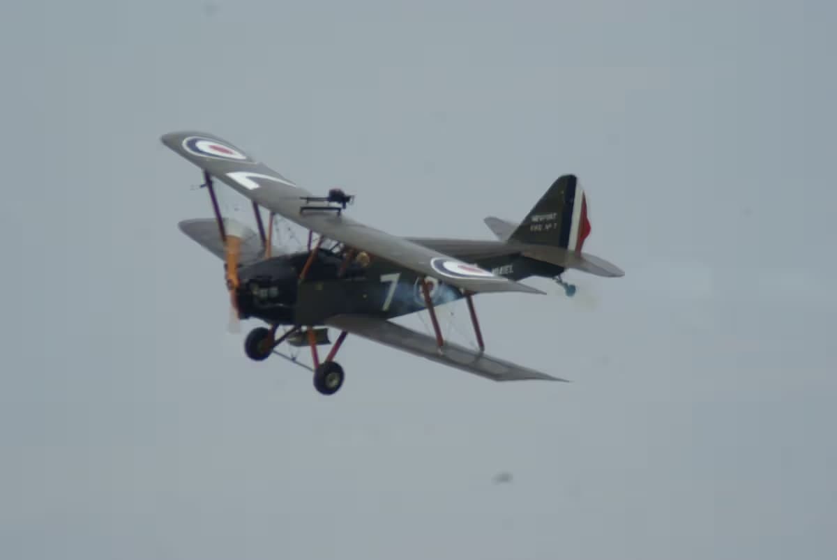 Unidentified — Single-engine aircraft