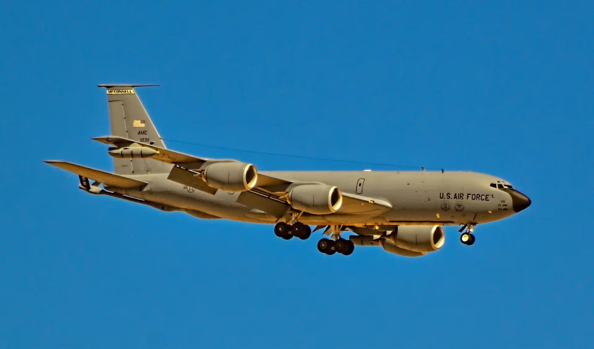 Unidentified — Aircraft at McConnell Air Force Base