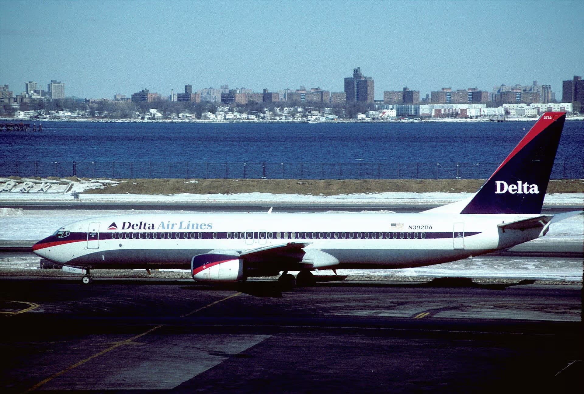 N392DA — Boeing