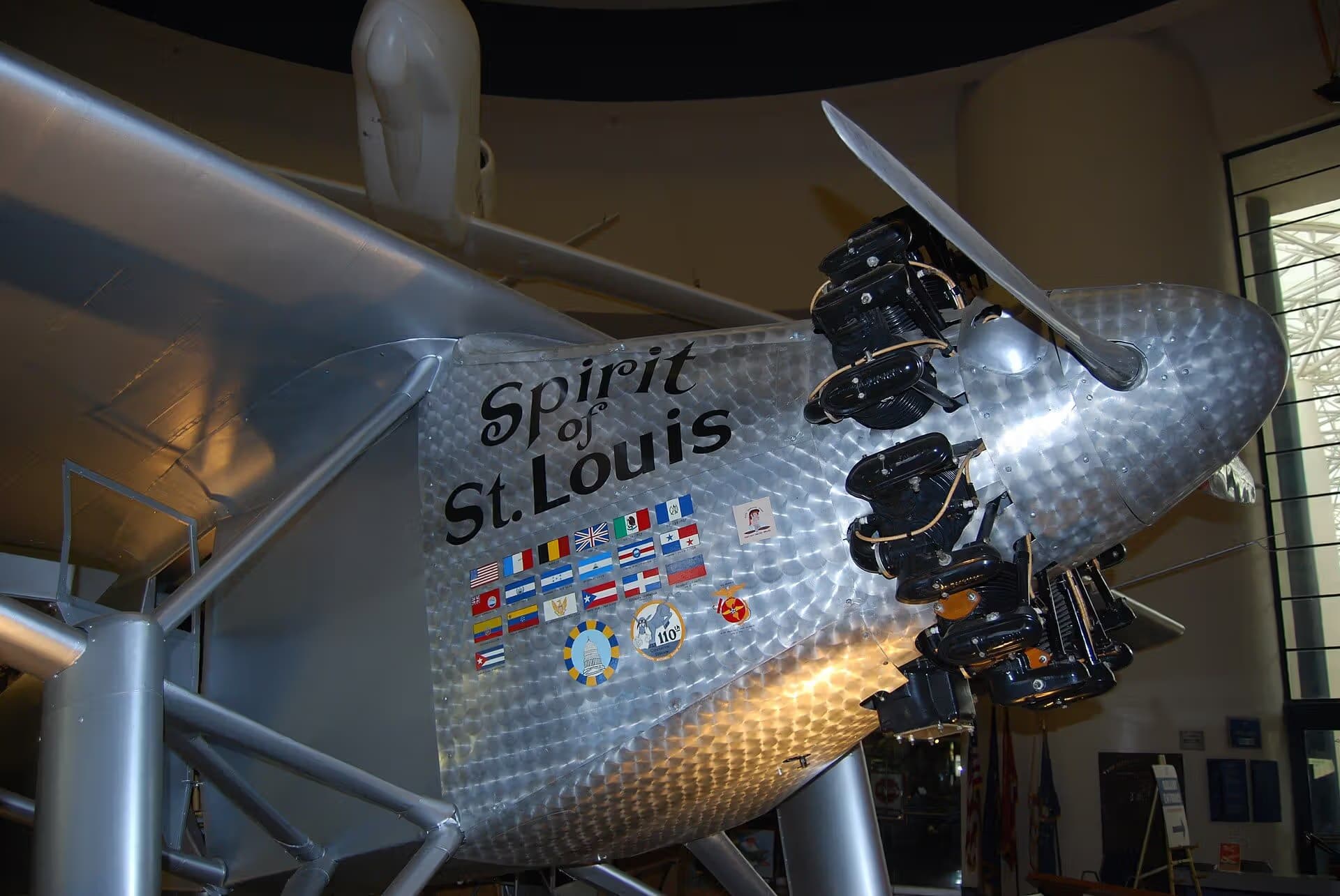 Unidentified — Single-engine aircraft