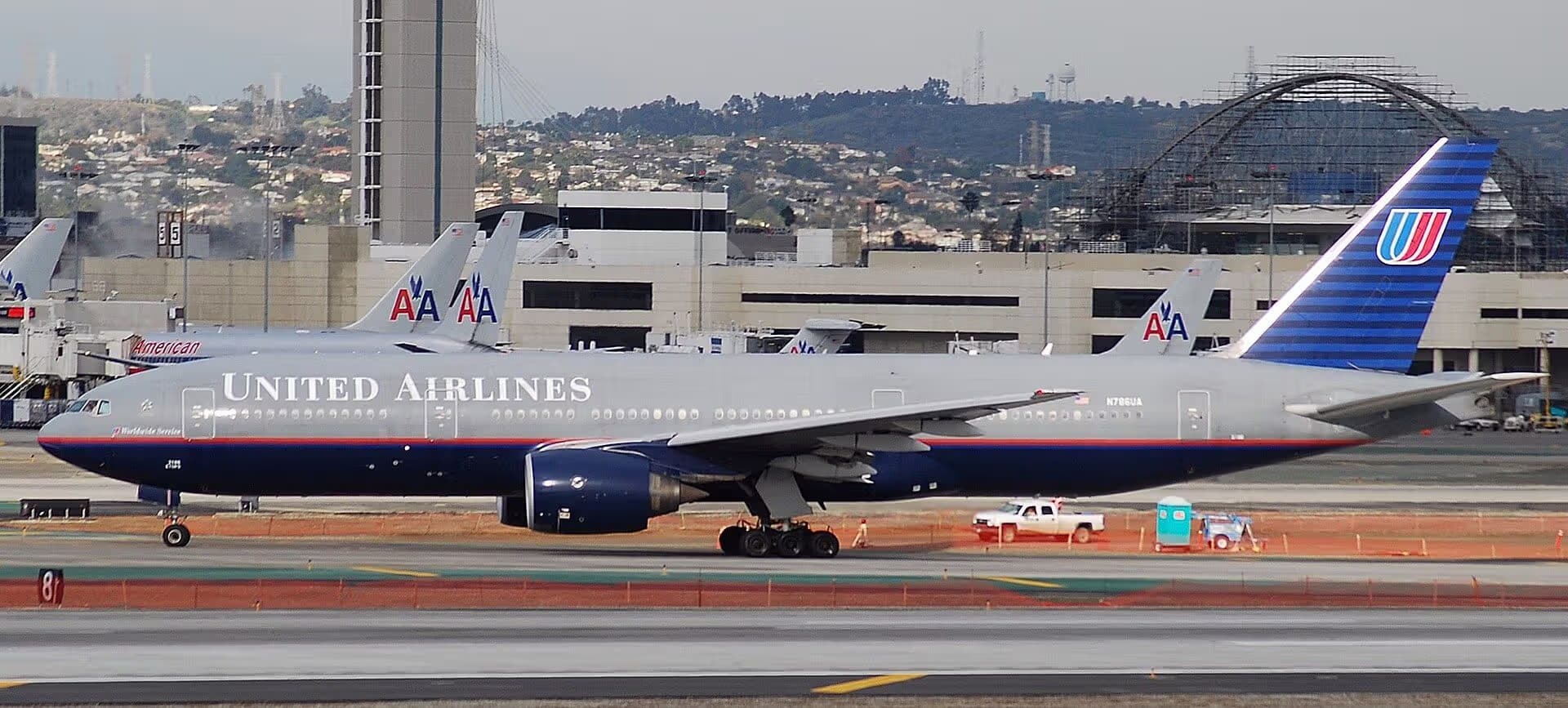 N786UA — Boeing at Los Angeles International Airport