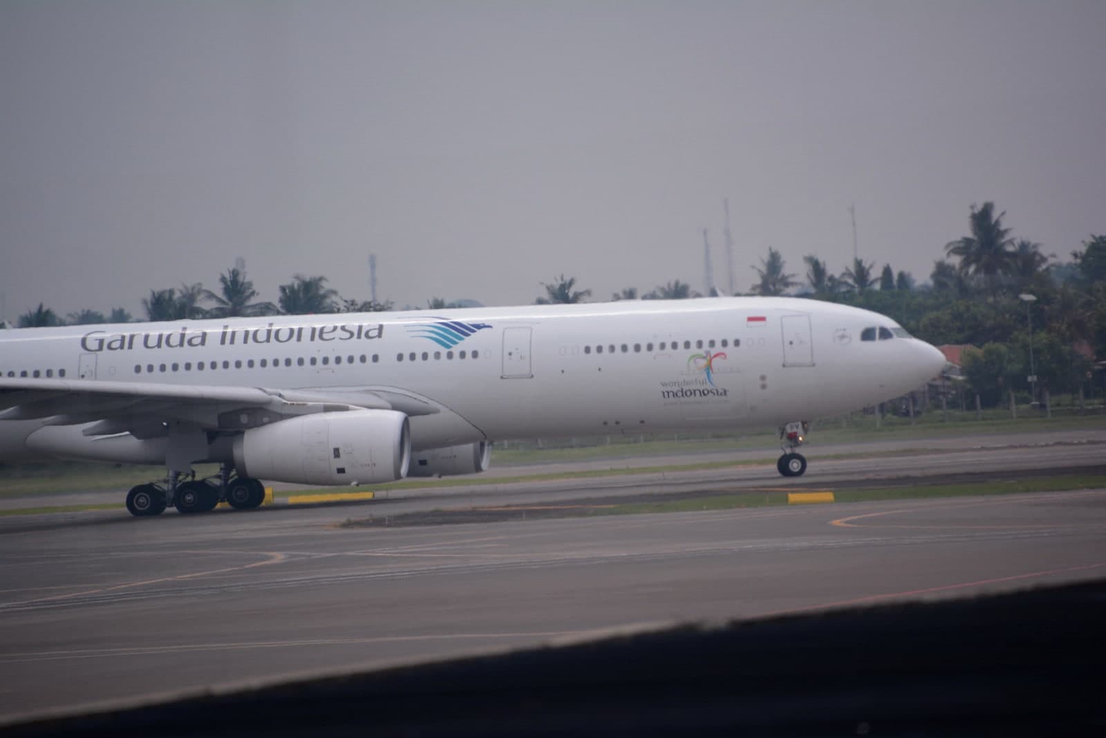 PK-GPV — Twin-engine aircraft