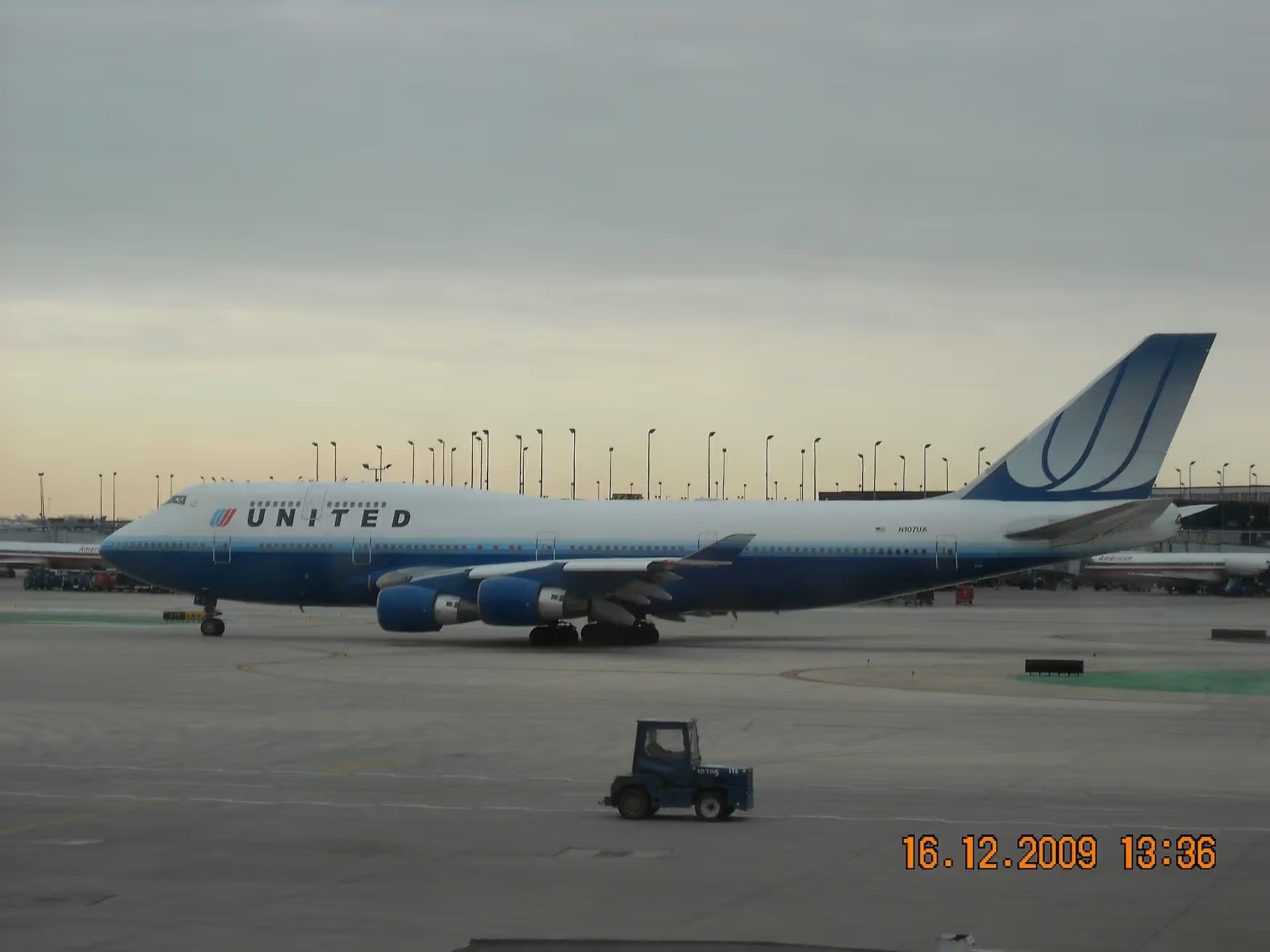 N107UA — Boeing