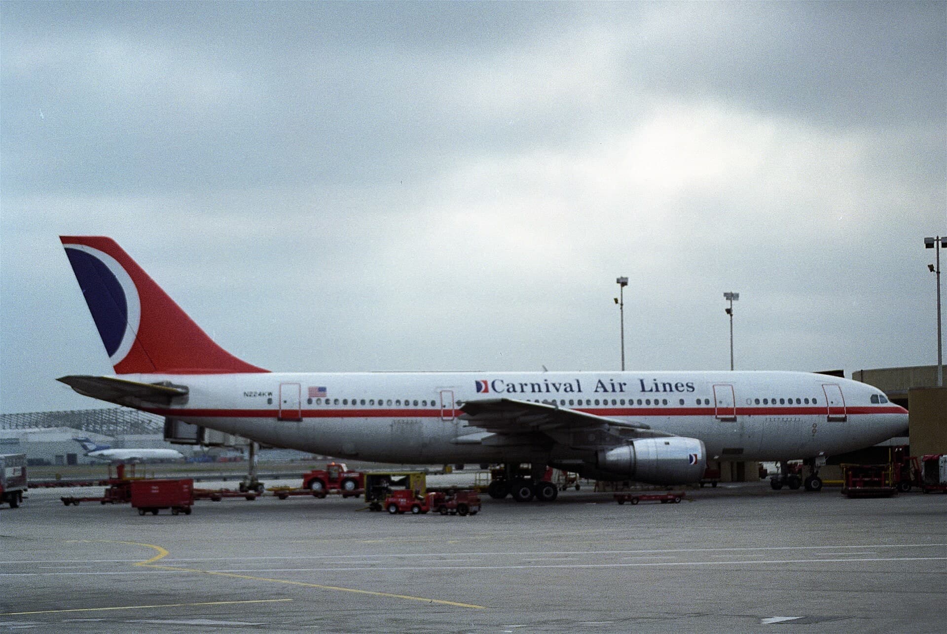 N224KW — Twin-engine aircraft
