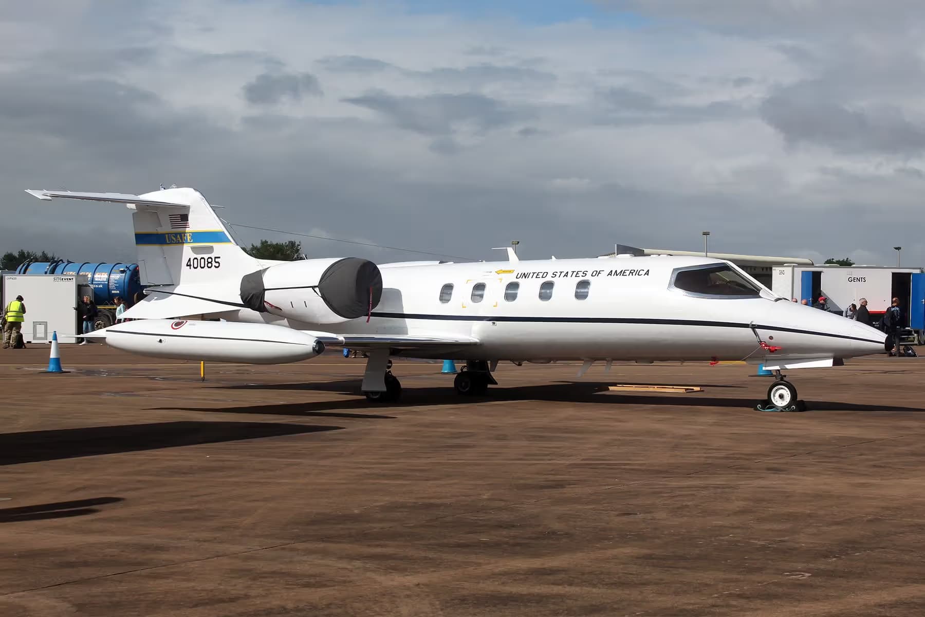 Unidentified — Business jet