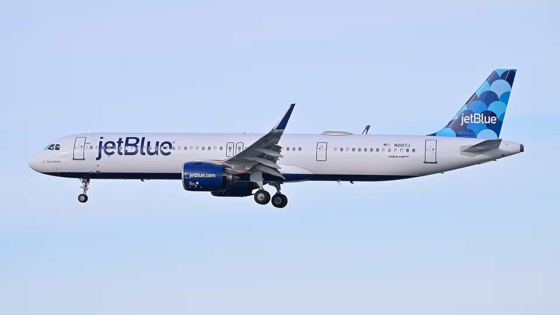 N2017J — Airbus