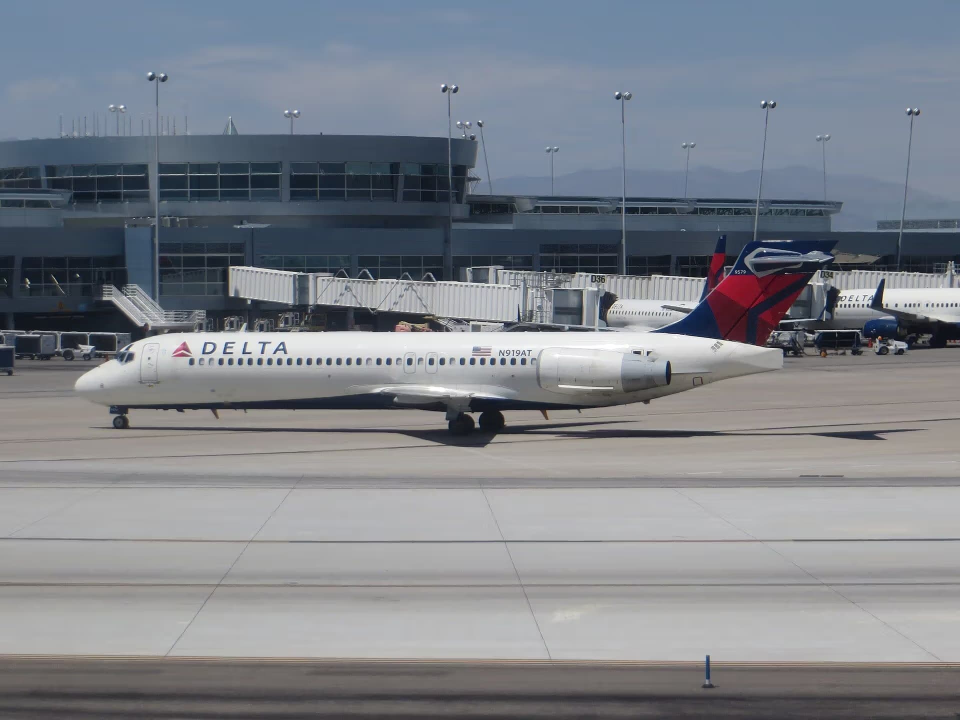 N919AT — Boeing