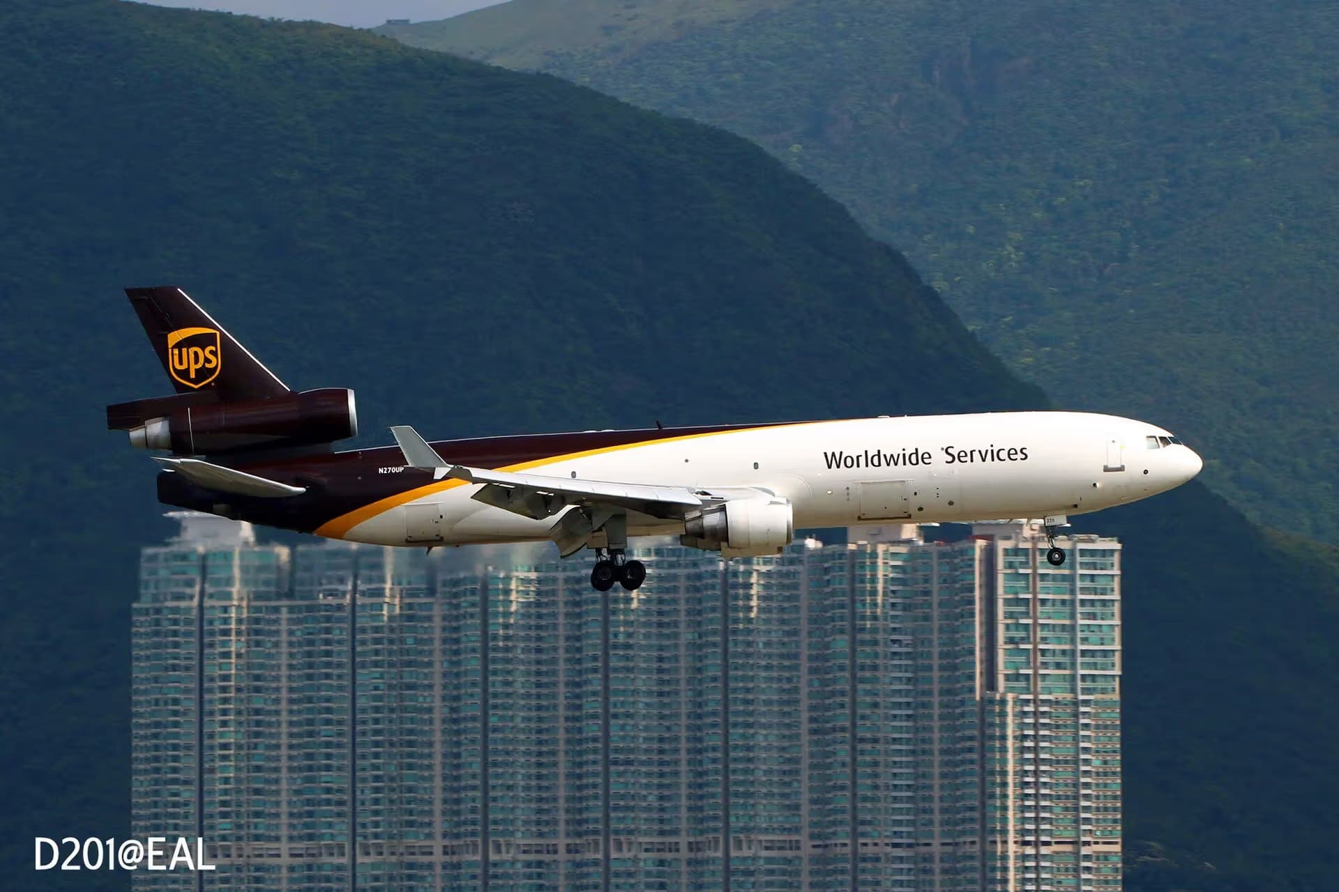 N270UP — Douglas