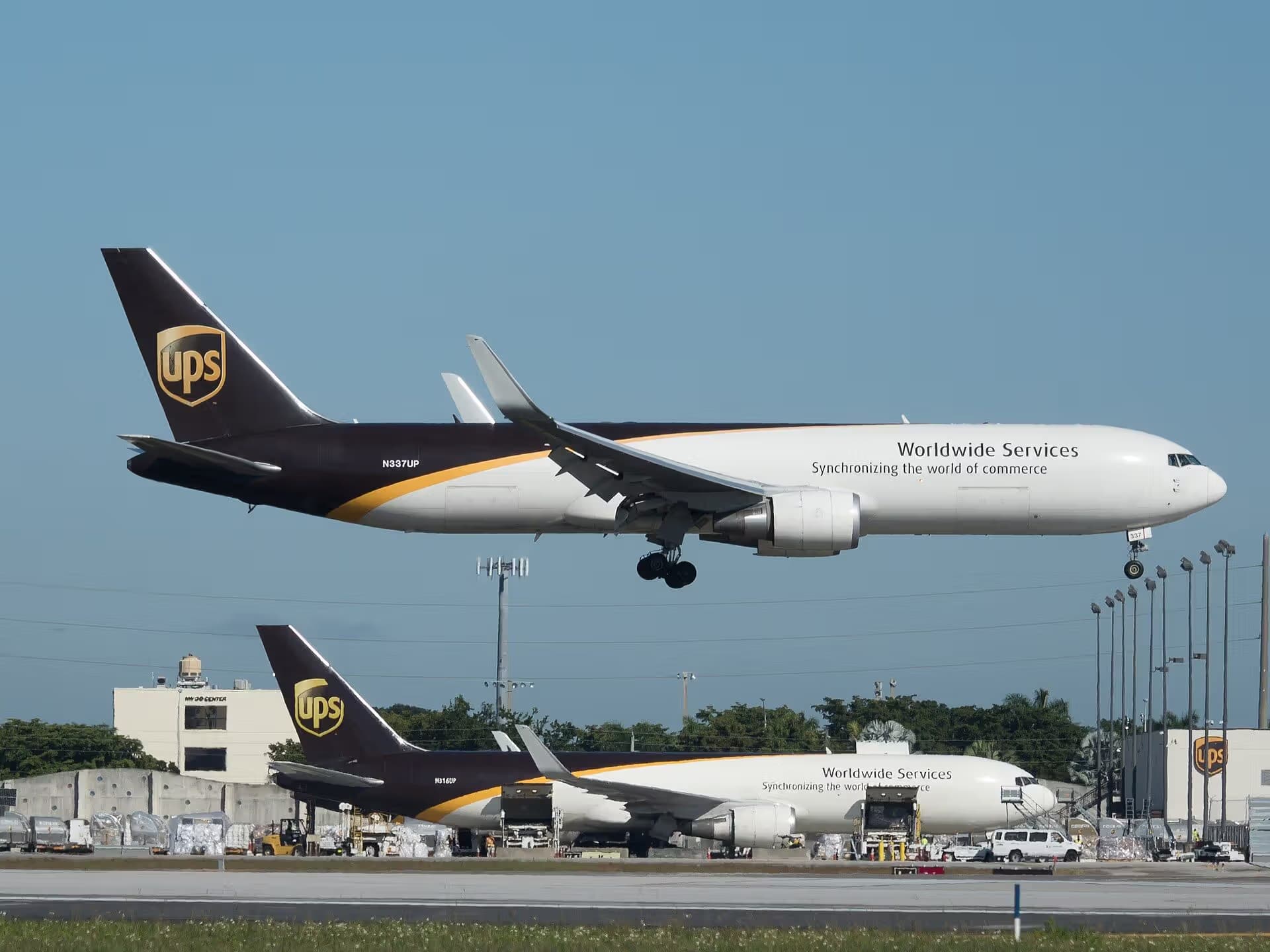 N337UP — Boeing at Miami International Airport