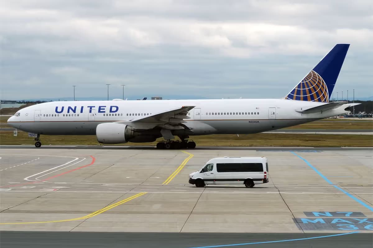 N224UA — Boeing