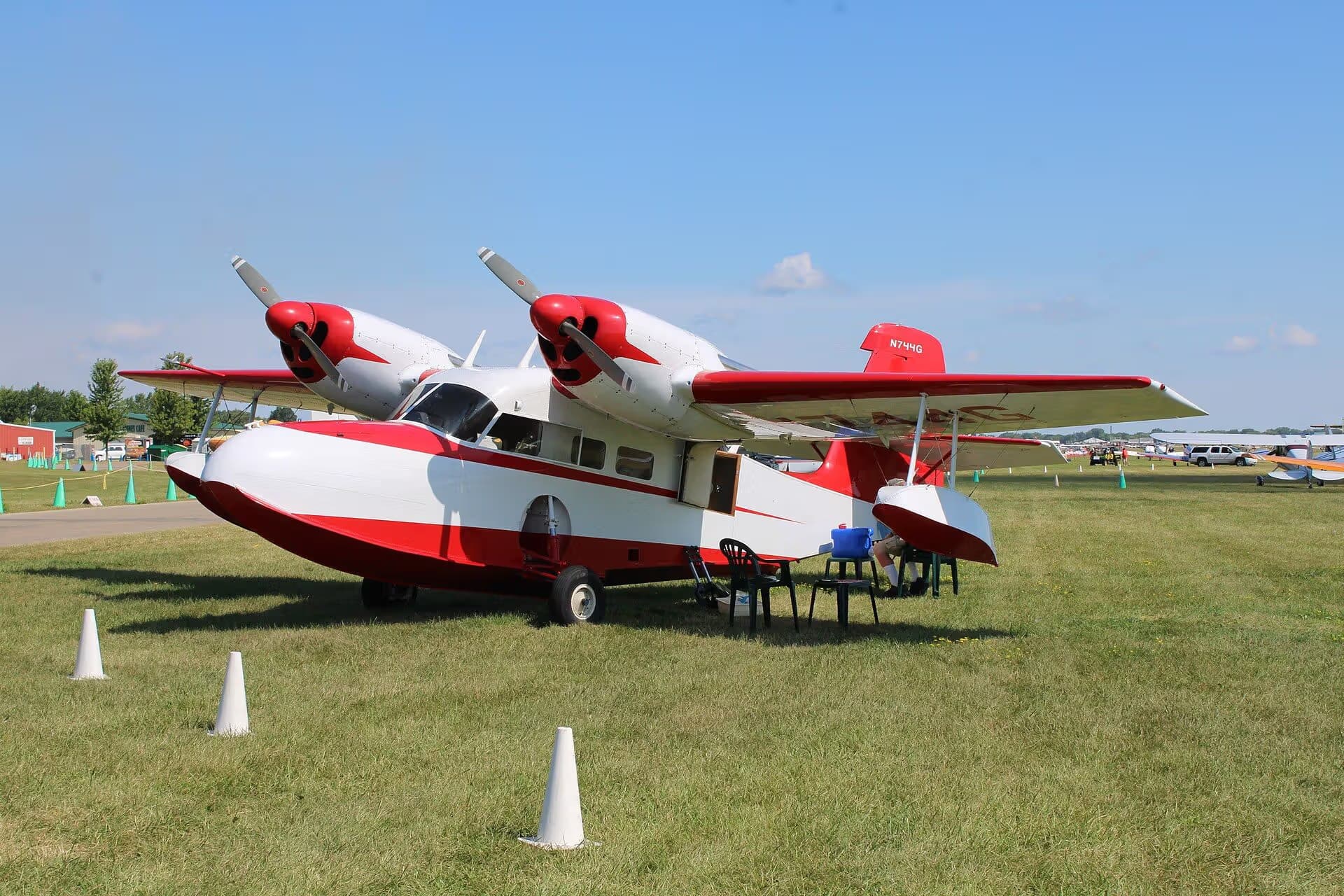 N744G — Twin-engine aircraft