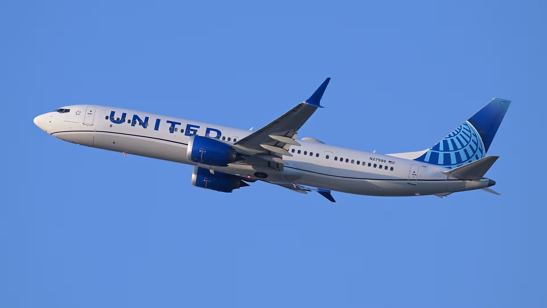 N27586 — Boeing