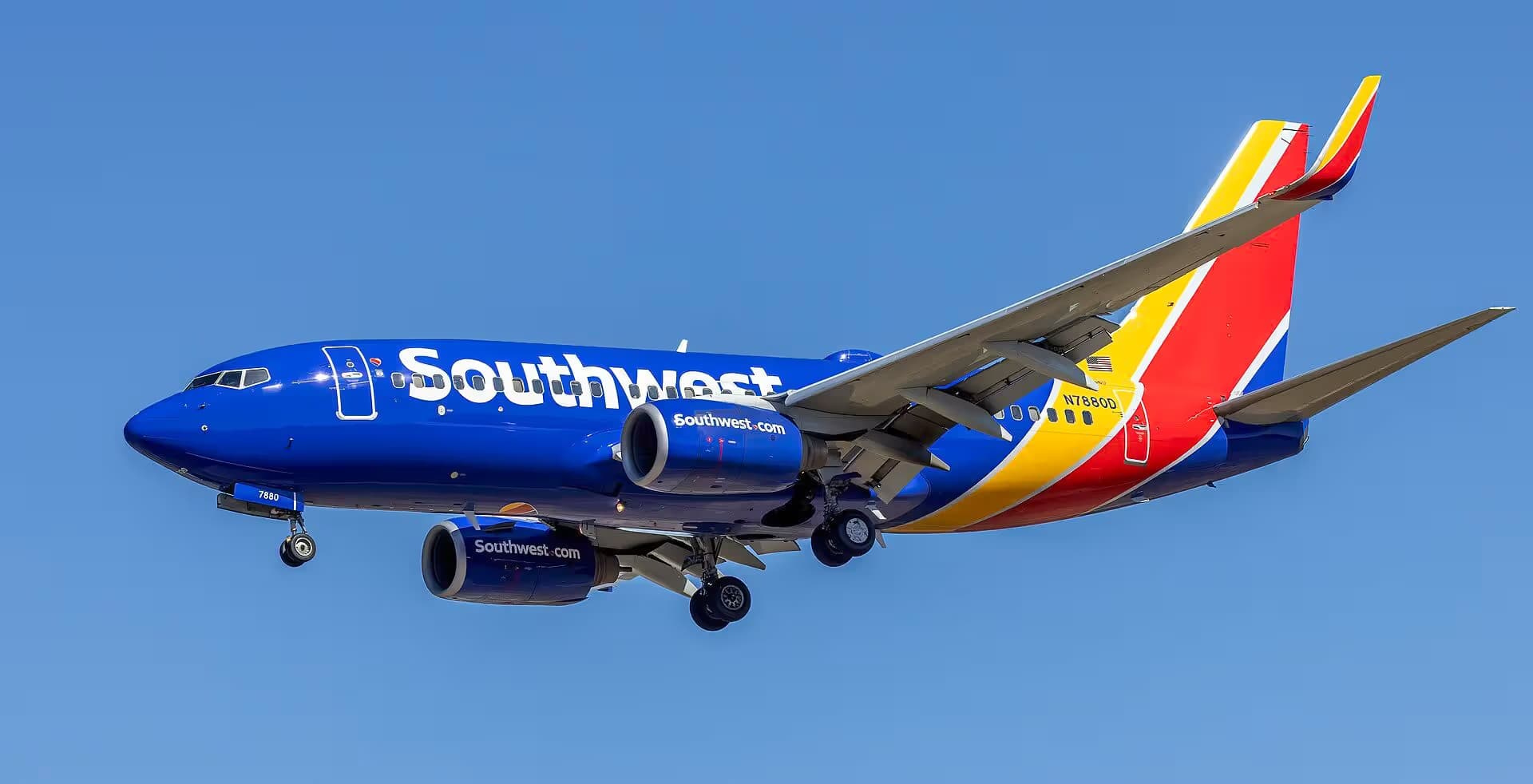 N7880D — Twin-engine aircraft