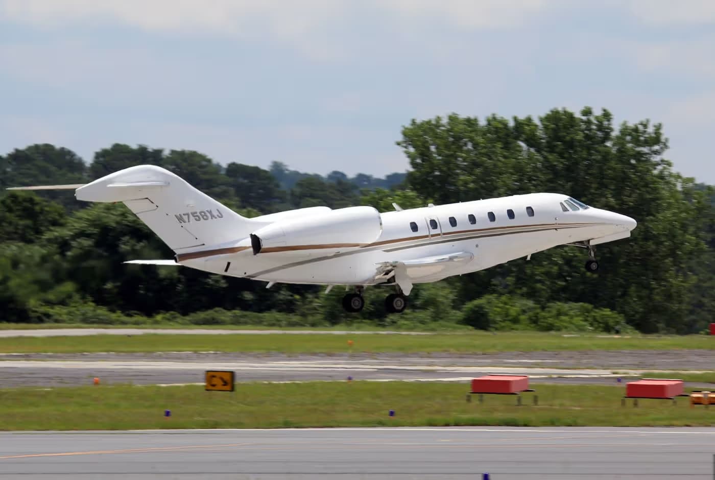 N758XJ — Aircraft