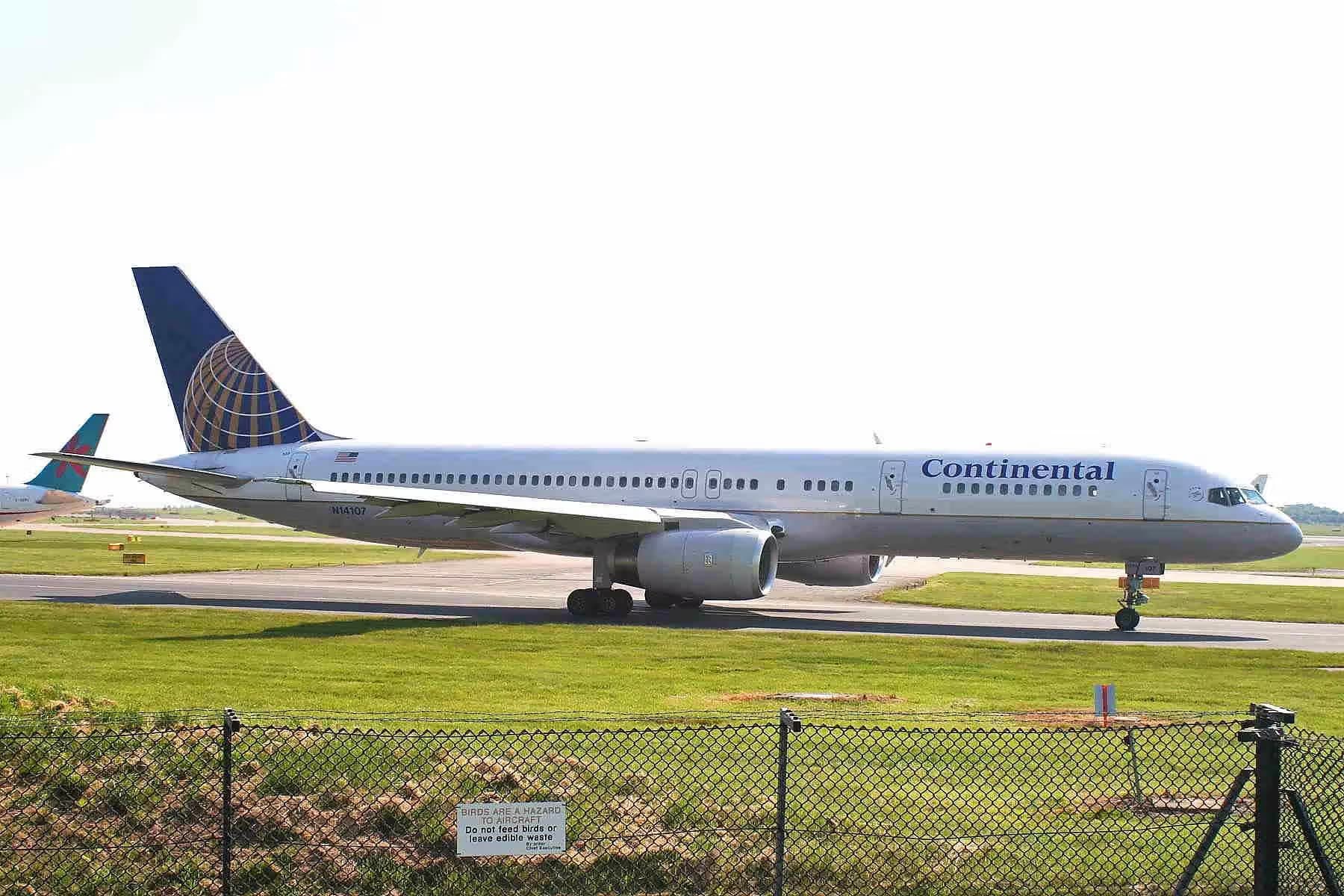 N14107 — Boeing