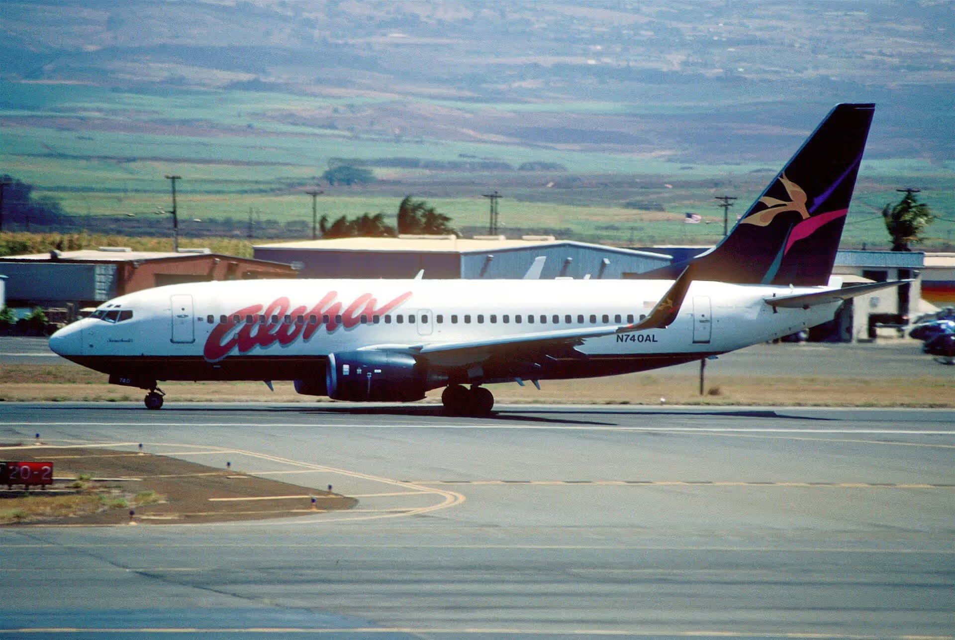 N740AL — Twin-engine aircraft