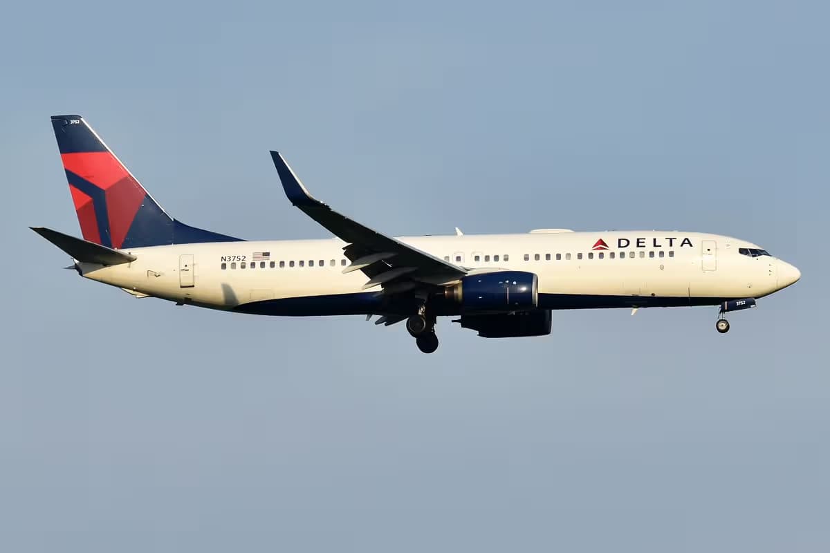 N3752 — Boeing