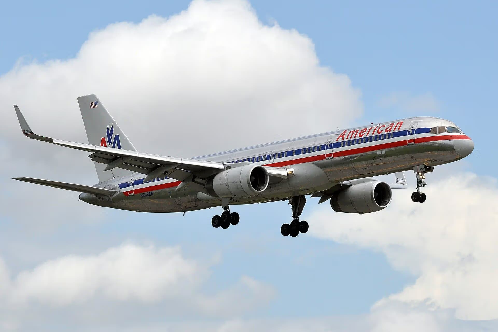 N668AA — Boeing