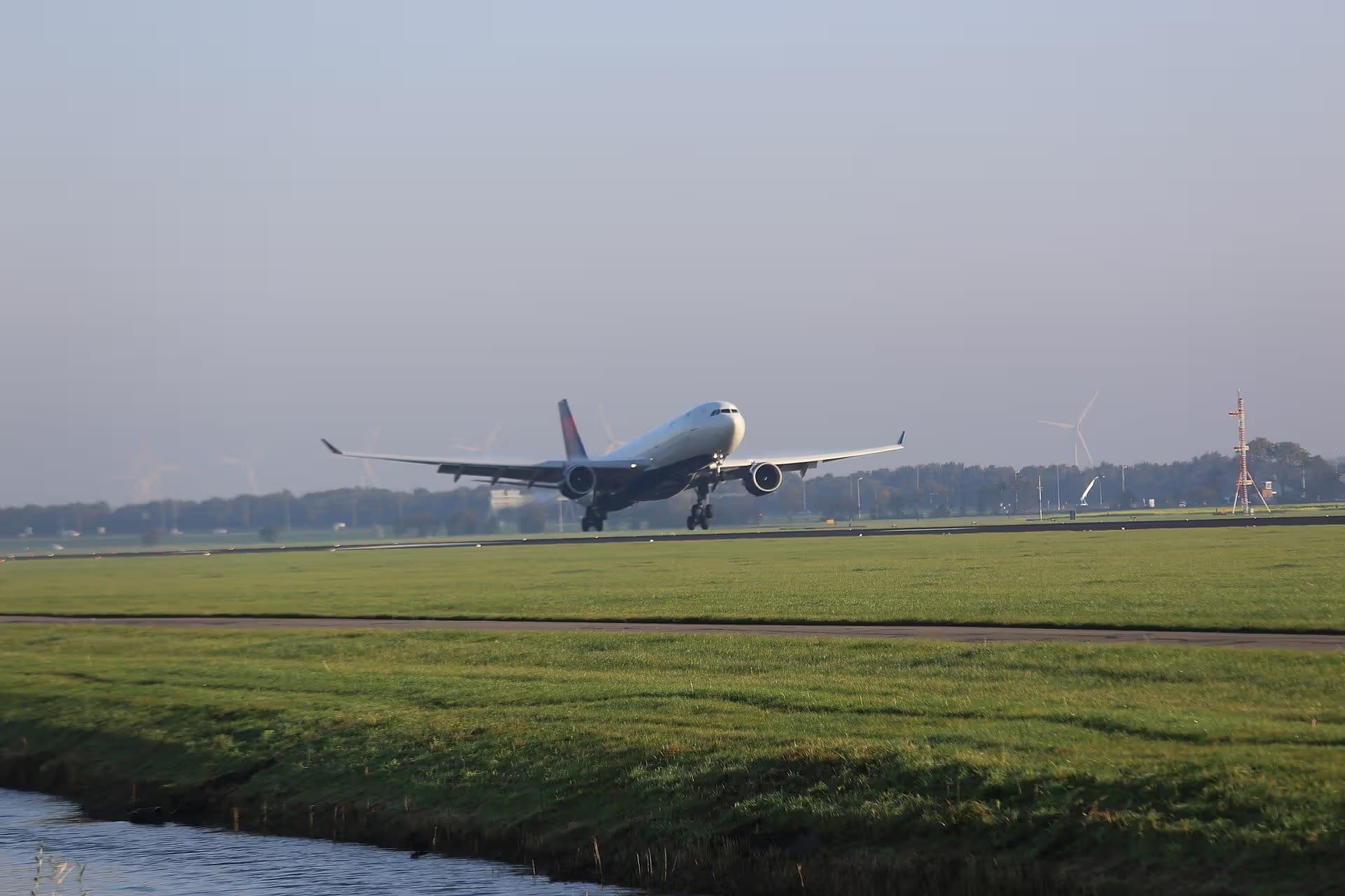 N815NW — Twin-engine aircraft