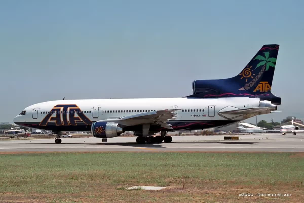 N164AT — Lockheed