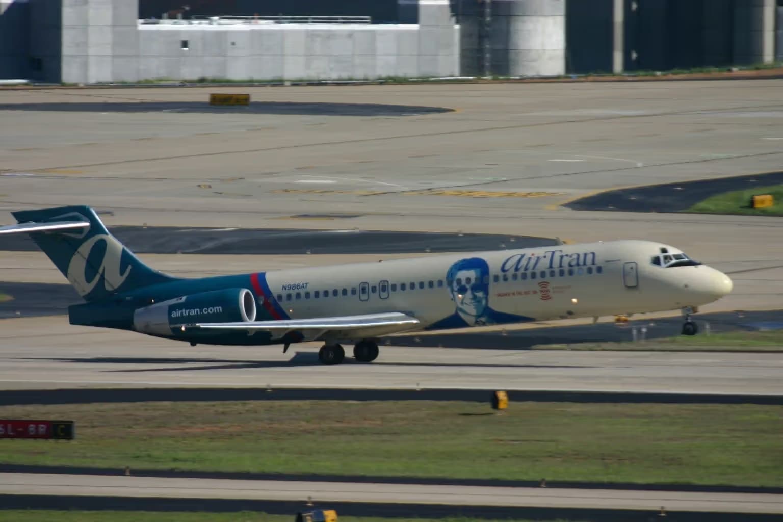 N986AT — Boeing