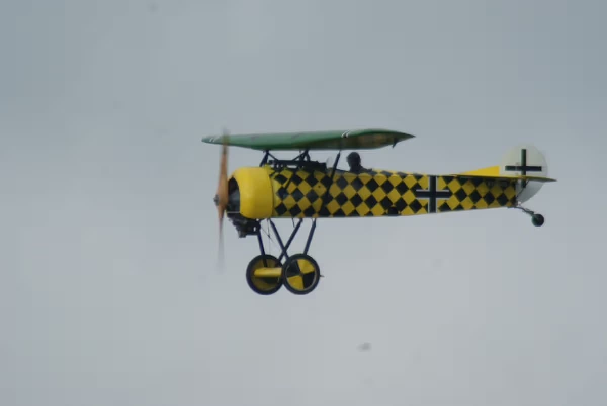Unidentified — Single-engine aircraft