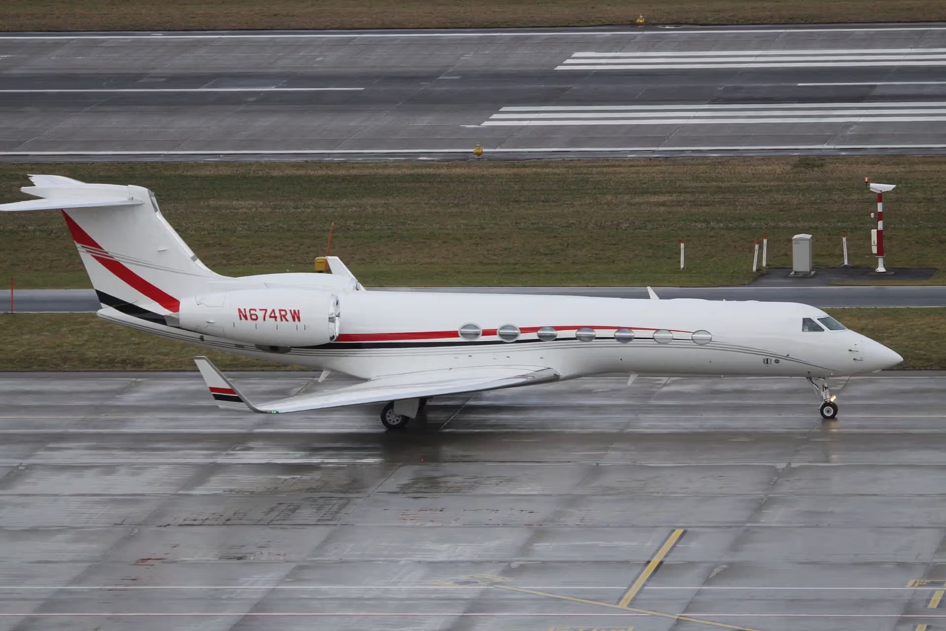 N674RW — Business jet