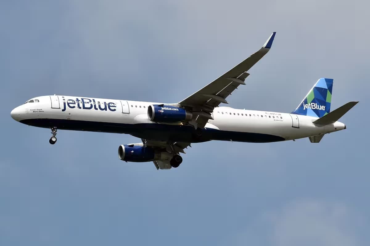 N957JB — Twin-engine aircraft