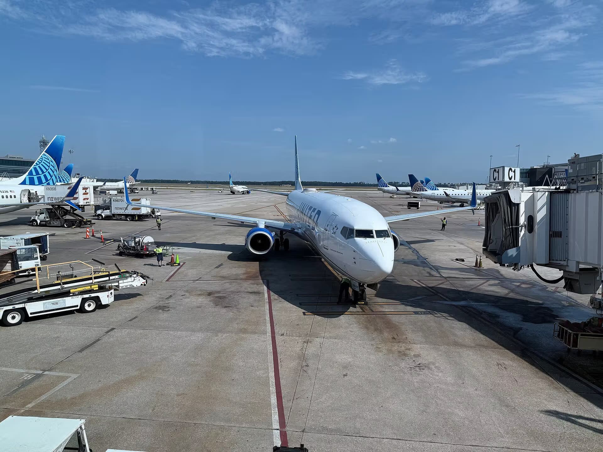N67845 — Twin-engine aircraft at George Bush Intercontinental Airport