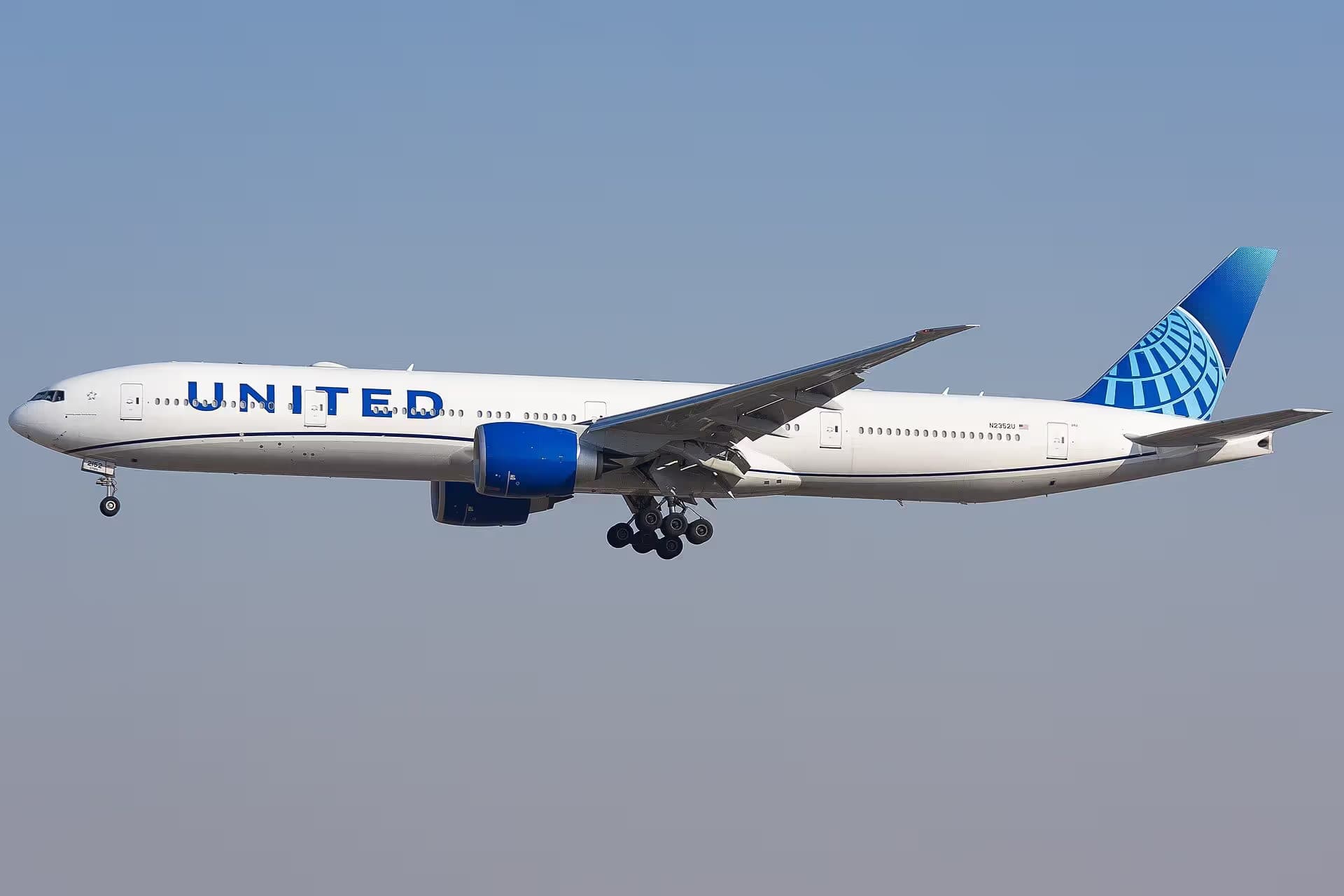 N2352U — Boeing