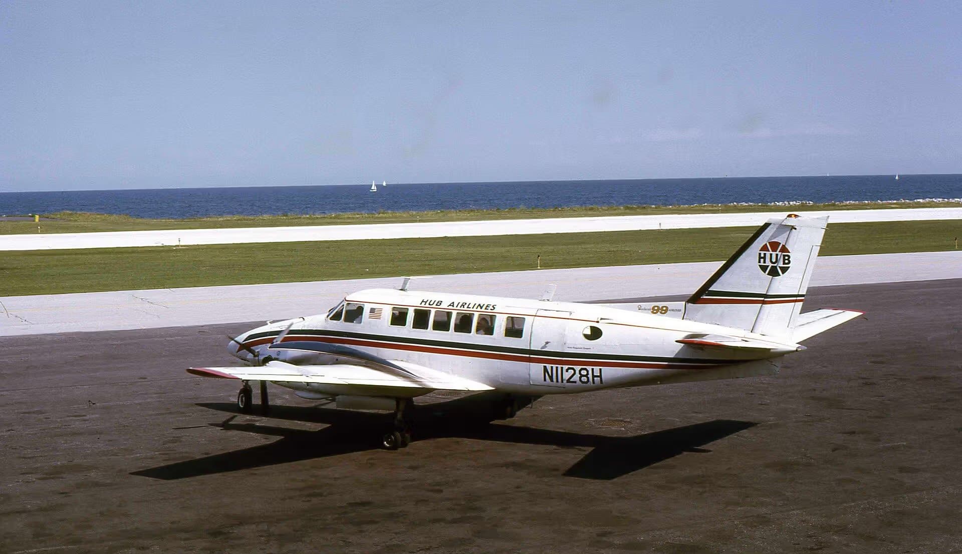 N1128H — Twin-engine aircraft