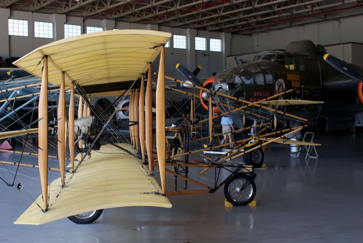 Unidentified — Twin-engine aircraft