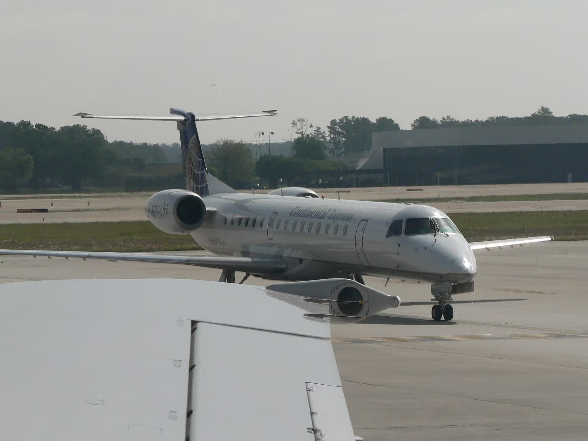 N16911 — Twin-engine aircraft